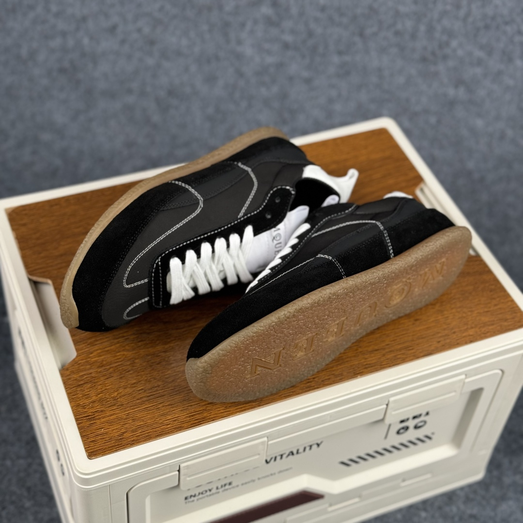 200 Alexander McQUEEN 麦昆 德训鞋运动鞋 854015
