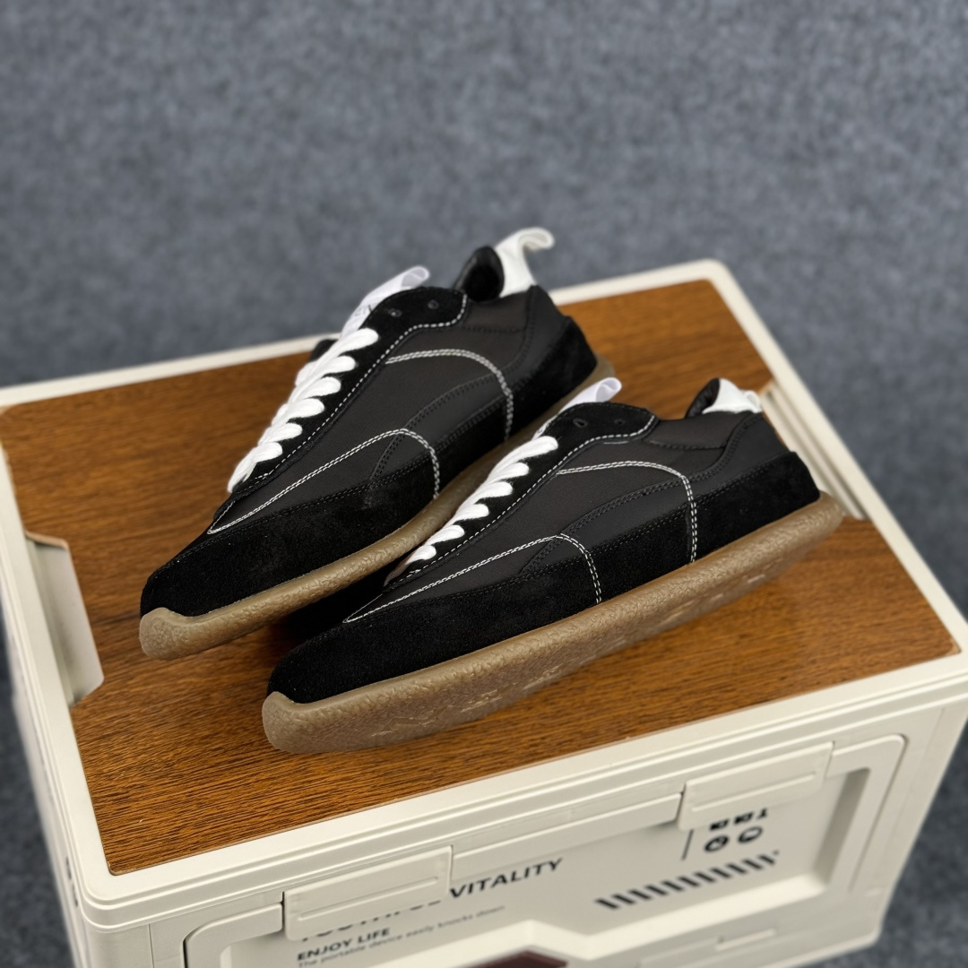 200 Alexander McQUEEN 麦昆 德训鞋运动鞋 854015