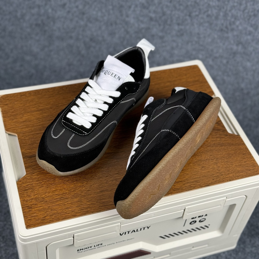 200 Alexander McQUEEN 麦昆 德训鞋运动鞋 854015