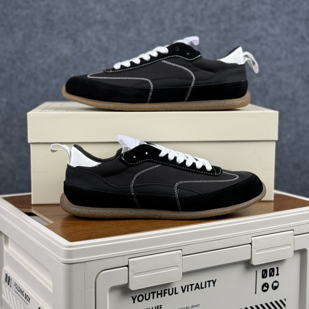 200 Alexander McQUEEN 麦昆 德训鞋运动鞋 854015