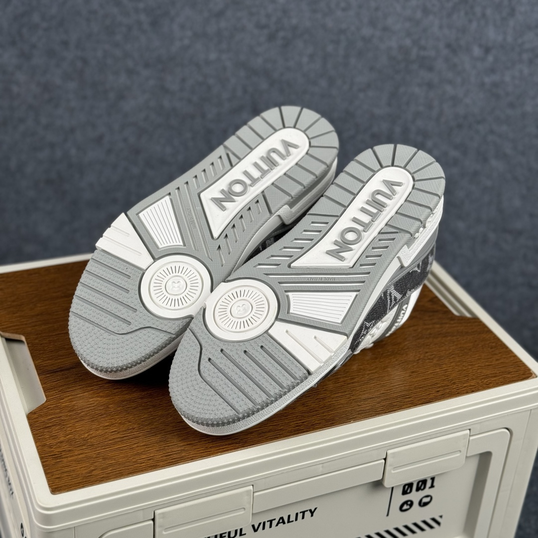500 广奢高端货 LOUIS VUITTON 路易威登 LV Trainer 板鞋