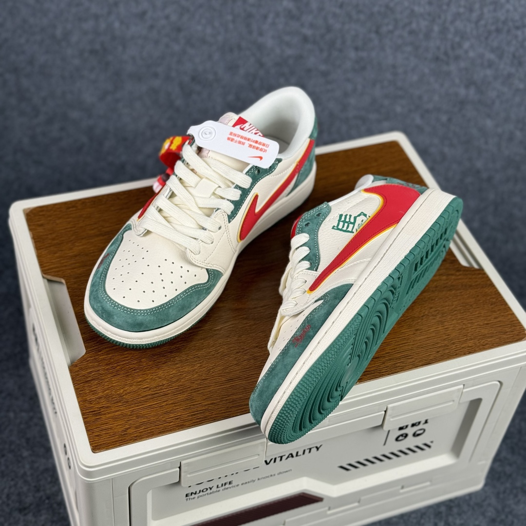 Air Jordan 1 Low 2026 丙午马年限定款 SD6868-119 Air Jordan 1 Low 2026 丙午马年限定款 SD6868-119