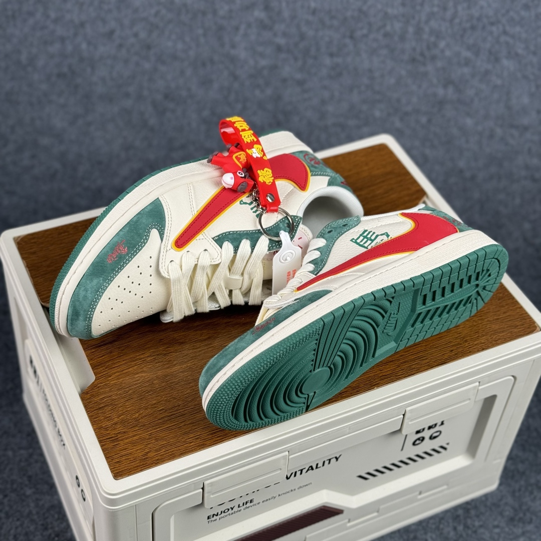 Air Jordan 1 Low 2026 丙午马年限定款 SD6868-119 Air Jordan 1 Low 2026 丙午马年限定款 SD6868-119