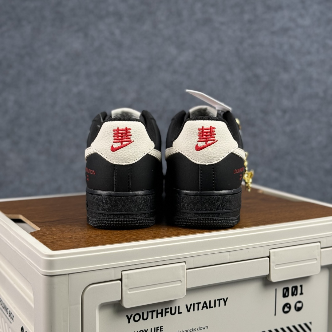 Nike Air Force 1'07 Low 马年限定 墨白凝脂 空军一号低帮休闲板鞋 FV3694-104 Nike Air Force 1'07 Low 马年限定 墨白凝脂 空军一号低帮休闲板鞋 FV3694-104