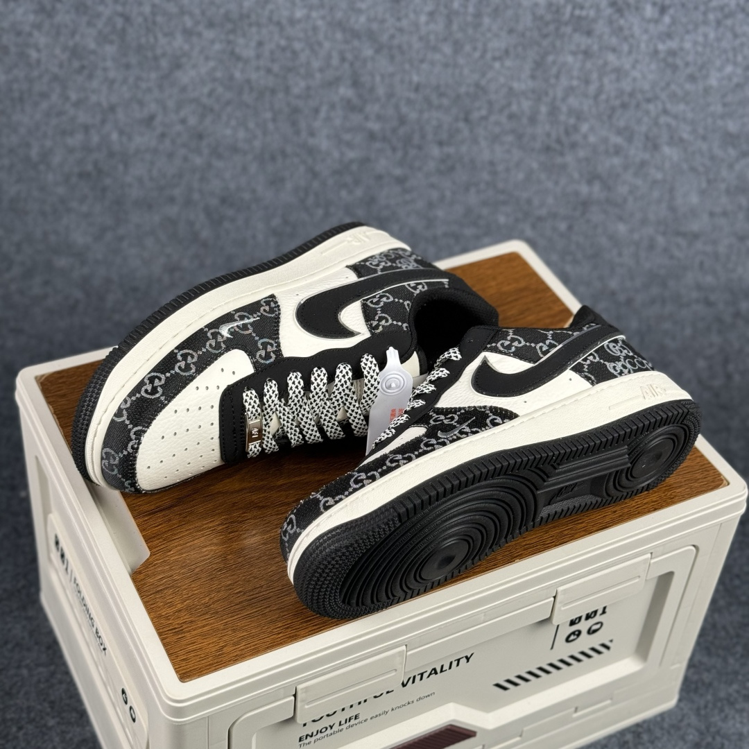 Nike Air Force 1'07 Low 黑白经典配色 空军一号低帮休闲板鞋 MM3399-810 Nike Air Force 1'07 Low 黑白经典配色 空军一号低帮休闲板鞋 MM3399-810