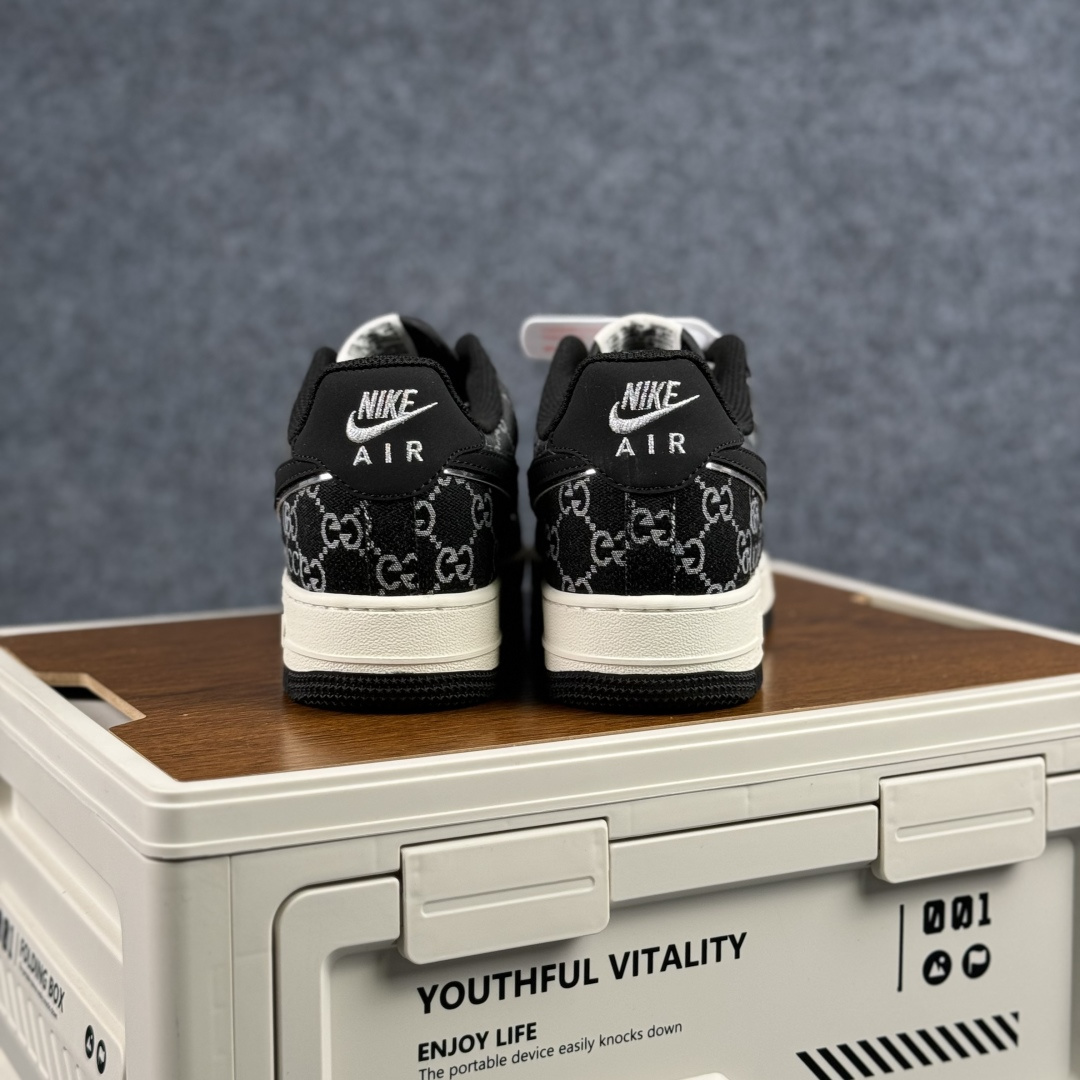 Nike Air Force 1'07 Low 黑白经典配色 空军一号低帮休闲板鞋 MM3399-810 Nike Air Force 1'07 Low 黑白经典配色 空军一号低帮休闲板鞋 MM3399-810