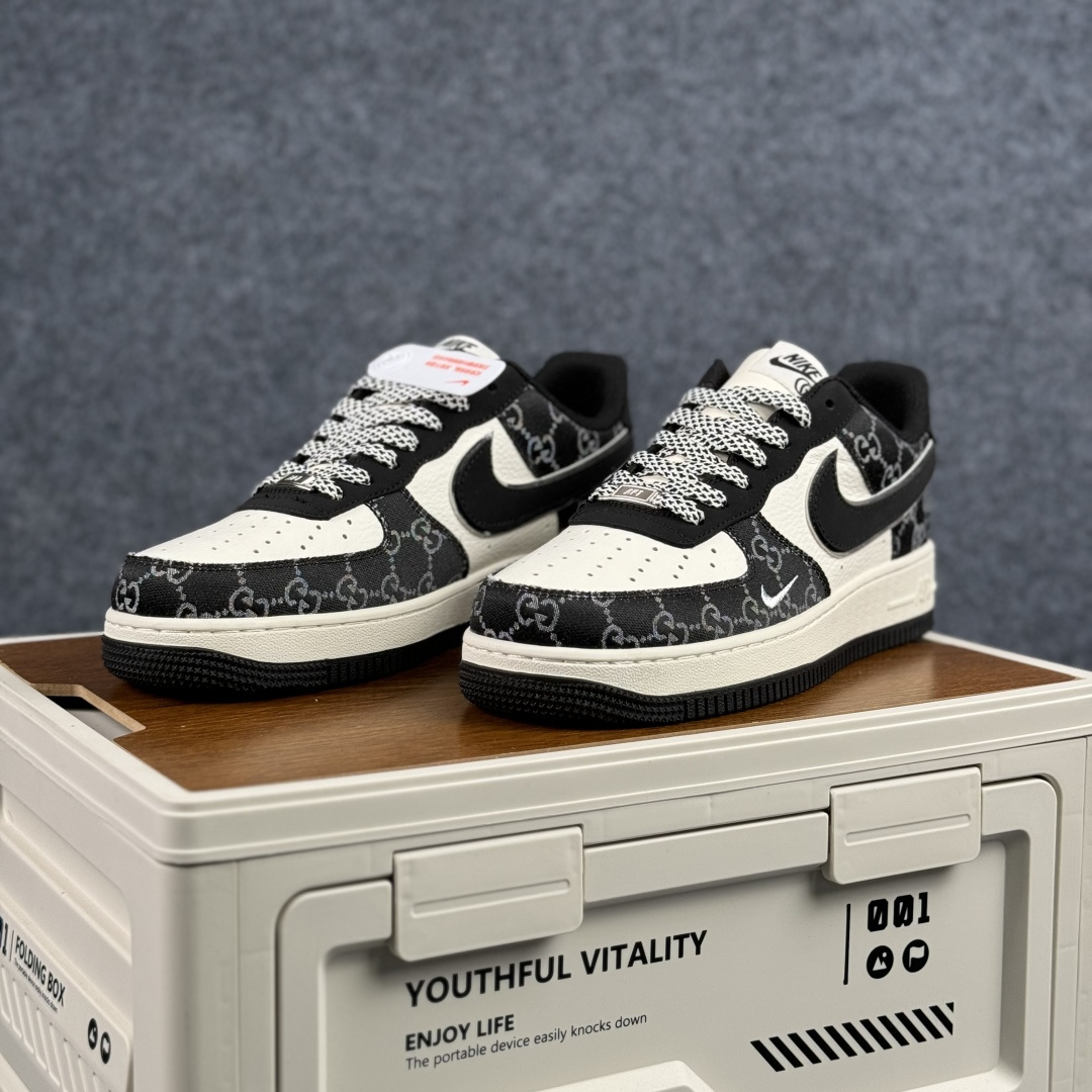 Nike Air Force 1'07 Low 黑白经典配色 空军一号低帮休闲板鞋 MM3399-810 Nike Air Force 1'07 Low 黑白经典配色 空军一号低帮休闲板鞋 MM3399-810