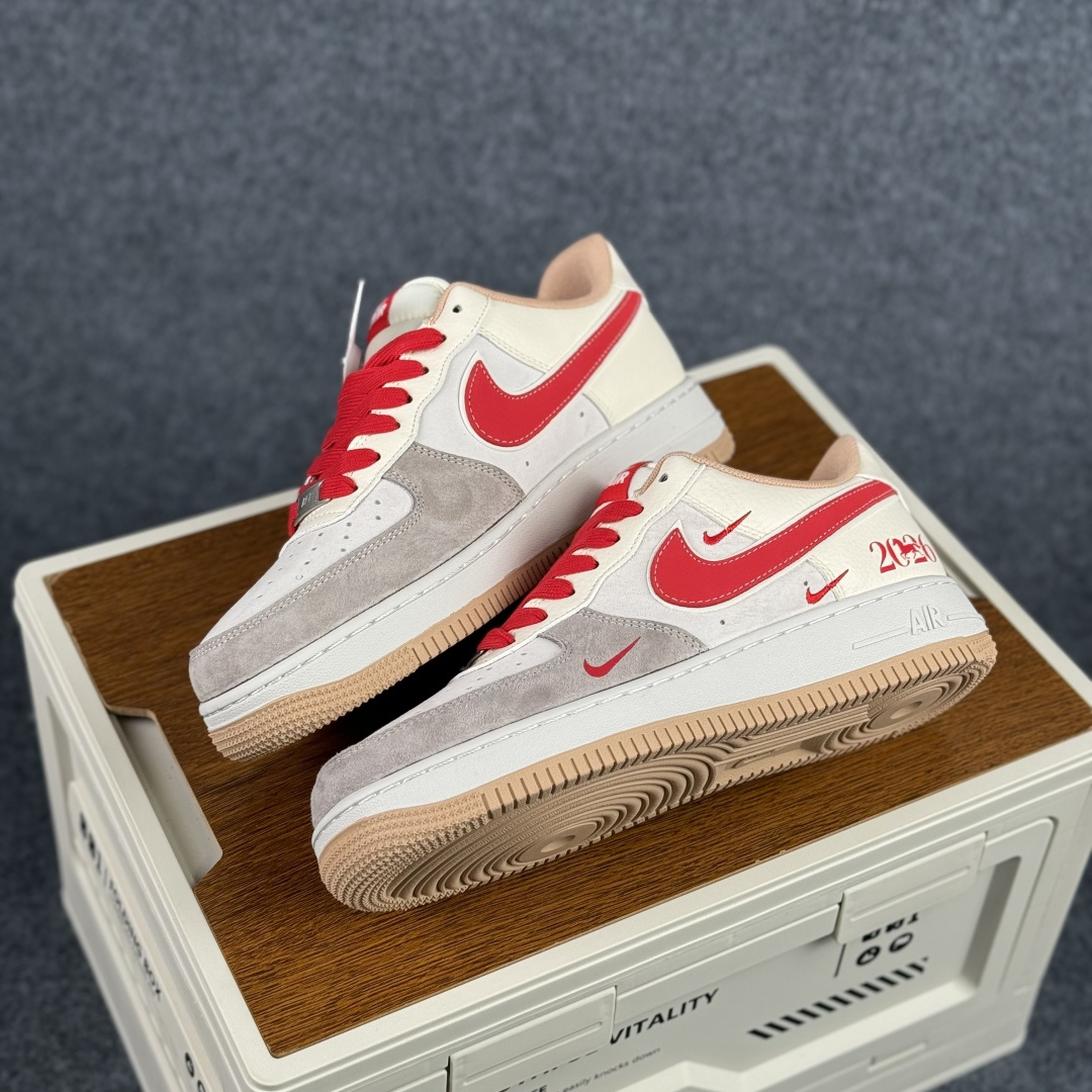 260 Nike Air Force 1 Low 2026 丙午马年限定 米白灰 空军一号低帮休闲鞋 XT6998-100-Chinese UA Cheap High Quatity Brand Clothes Bags handbags Sneakers wholesale wholesaler seller from China Factory suppliers Fashion Clothing Shoes best Quality Beautiful Price 260 Nike Air Force 1 Low 2026 丙午马年限定 米白灰 空军一号低帮休闲鞋 XT6998-100