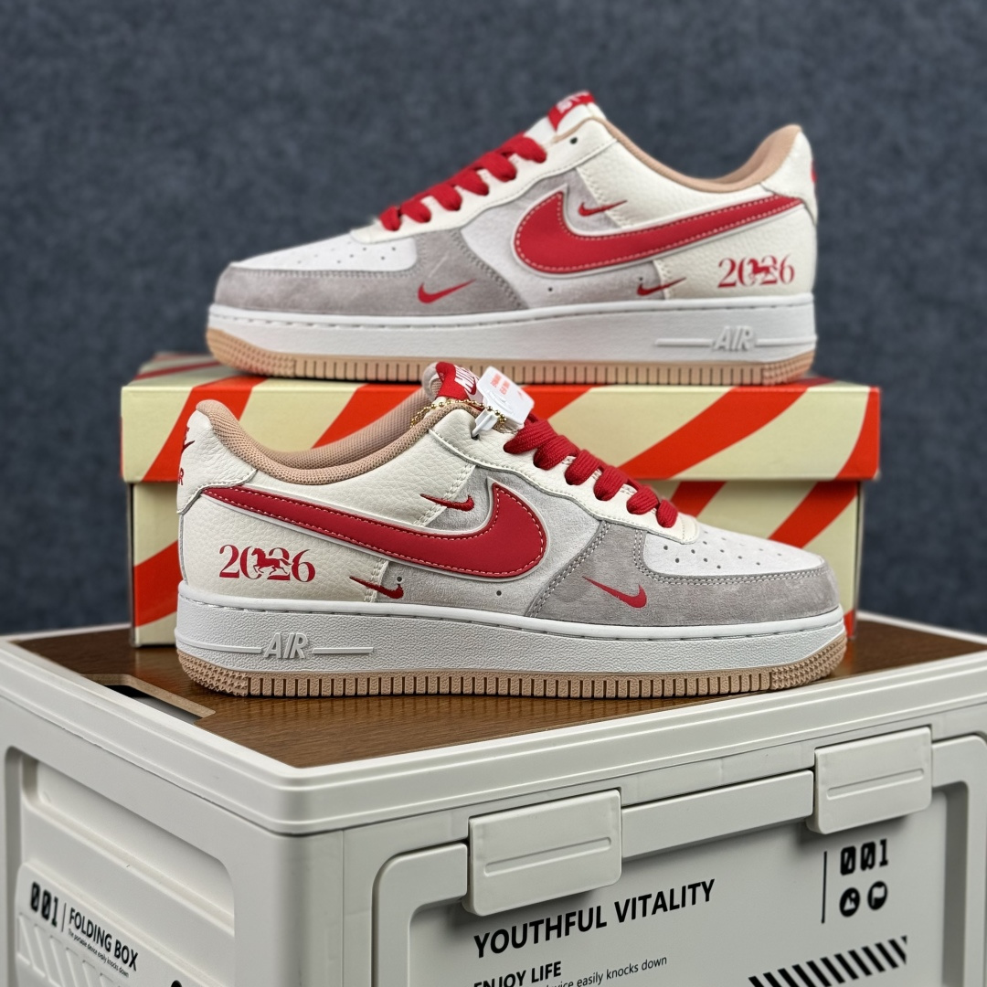 260 Nike Air Force 1 Low 2026 丙午马年限定 米白灰 空军一号低帮休闲鞋 XT6998-100-Chinese UA Cheap High Quatity Brand Clothes Bags handbags Sneakers wholesale wholesaler seller from China Factory suppliers Fashion Clothing Shoes best Quality Beautiful Price 260 Nike Air Force 1 Low 2026 丙午马年限定 米白灰 空军一号低帮休闲鞋 XT6998-100