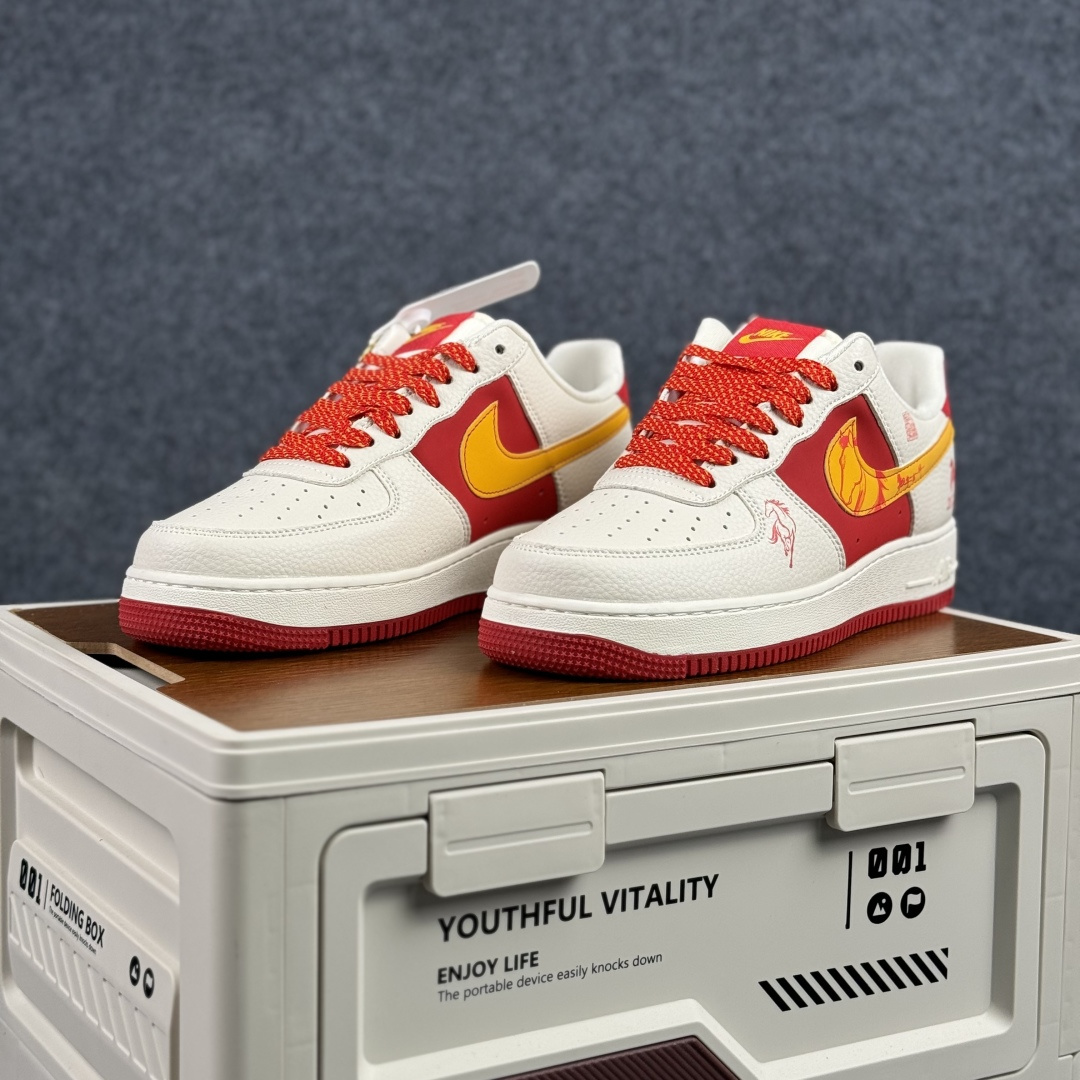 260 Nike Air Force 1 Low 2026 丙午马年限定款 米白红 空军一号低帮休闲鞋 DQ6628-165