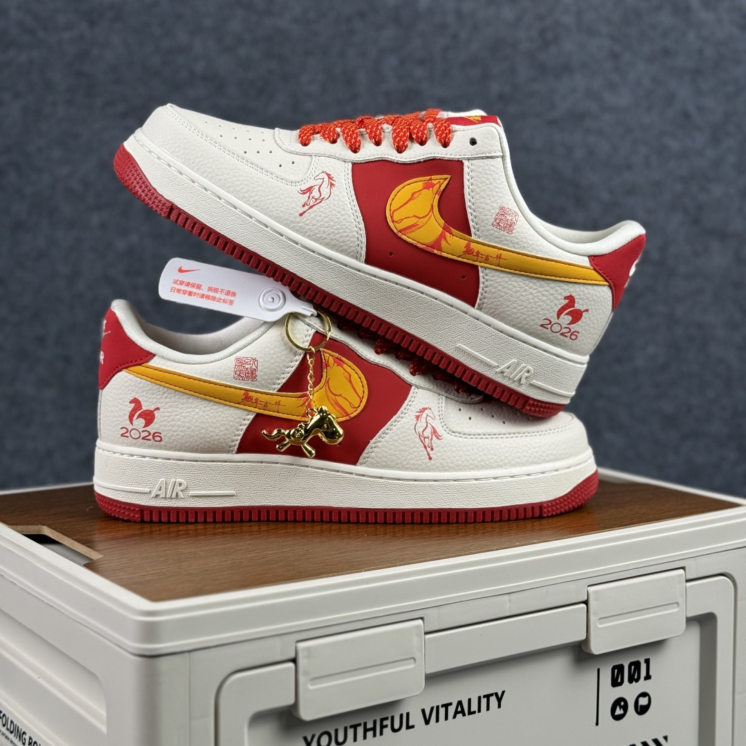 260 Nike Air Force 1 Low 2026 丙午马年限定款 米白红 空军一号低帮休闲鞋 DQ6628-165