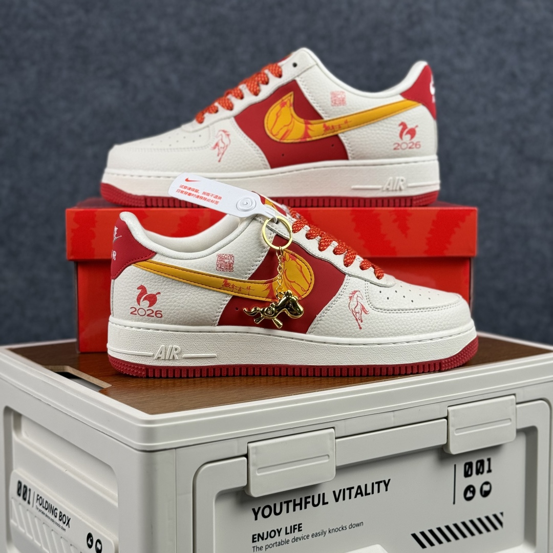 260 Nike Air Force 1 Low 2026 丙午马年限定款 米白红 空军一号低帮休闲鞋 DQ6628-165