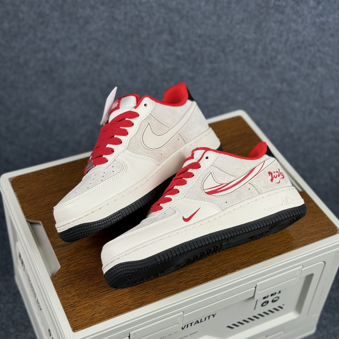 260 Nike Air Force 1 Low 2026 丙午马年限定 米白灰磨砂 空军一号低帮休闲鞋 XT6998-109-Chinese UA Cheap High Quatity Brand Clothes Bags handbags Sneakers wholesale wholesaler seller from China Factory suppliers Fashion Clothing Shoes best Quality Beautiful Price 260 Nike Air Force 1 Low 2026 丙午马年限定 米白灰磨砂 空军一号低帮休闲鞋 XT6998-109
