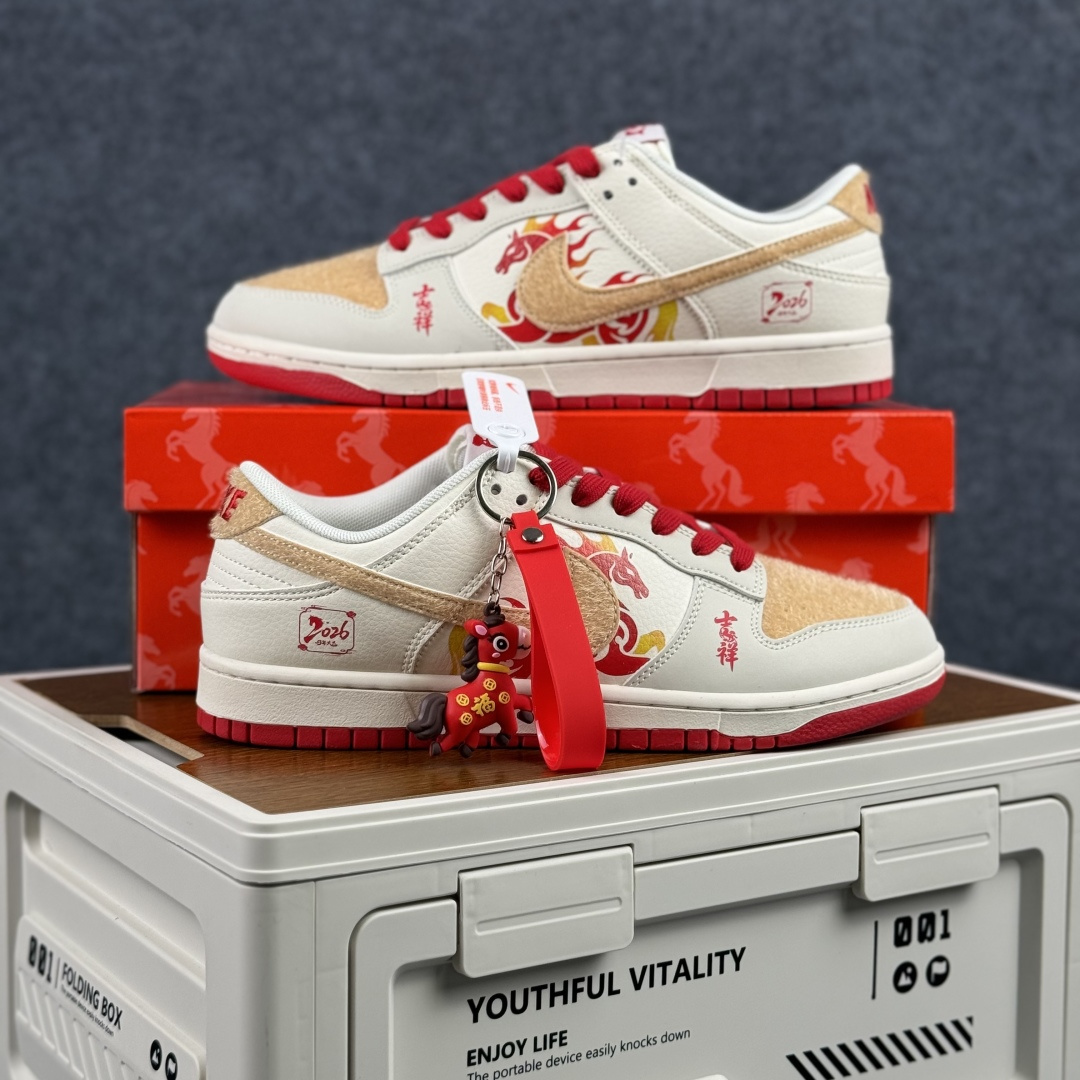280 Nike SB Dunk Low2026马年限定 米白卡其麂皮拼接 高端定制 低帮休闲板鞋 FC1688-258-Chinese UA Cheap High Quatity Brand Clothes Bags handbags Sneakers wholesale wholesaler seller from China Factory suppliers Fashion Clothing Shoes best Quality Beautiful Price 280 Nike SB Dunk Low2026马年限定 米白卡其麂皮拼接 高端定制 低帮休闲板鞋 FC1688-258