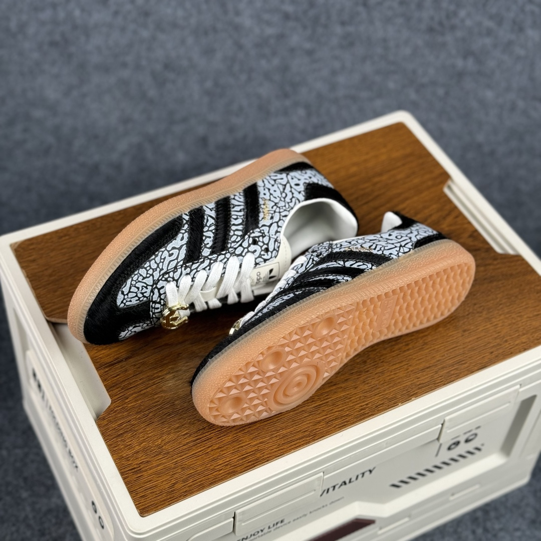 170 Adidas Originals Samba 阿迪达斯三叶草 桑巴舞系列绅士德训足球风百搭低帮休闲运动板鞋 JR8742-Chinese UA Cheap High Quatity Brand Clothes Bags handbags Sneakers wholesale wholesaler seller from China Factory suppliers Fashion Clothing Shoes best Quality Beautiful Price 170 Adidas Originals Samba 阿迪达斯三叶草 桑巴舞系列绅士德训足球风百搭低帮休闲运动板鞋 JR8742