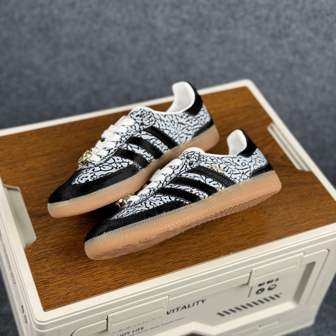 170 Adidas Originals Samba 阿迪达斯三叶草 桑巴舞系列绅士德训足球风百搭低帮休闲运动板鞋 JR8742-Chinese UA Cheap High Quatity Brand Clothes Bags handbags Sneakers wholesale wholesaler seller from China Factory suppliers Fashion Clothing Shoes best Quality Beautiful Price 170 Adidas Originals Samba 阿迪达斯三叶草 桑巴舞系列绅士德训足球风百搭低帮休闲运动板鞋 JR8742