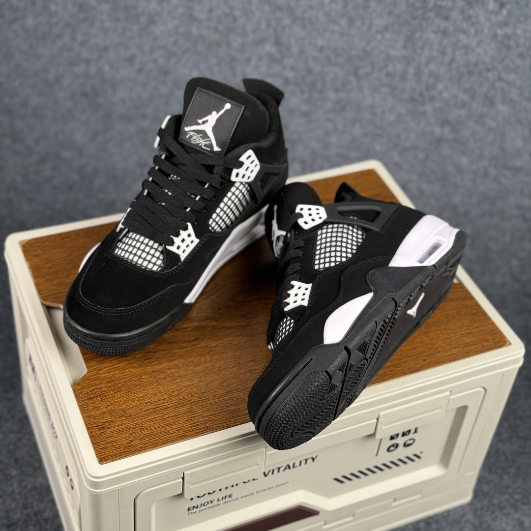 300 W版 Air Jordan AJ4 ”Metallic Gold” 黑白雷公 乔丹AJ4代中帮复古休闲篮球鞋 FQ8138-001