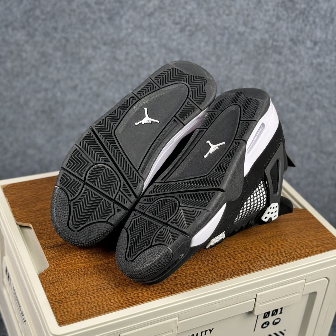 300 W版 Air Jordan AJ4 ”Metallic Gold” 黑白雷公 乔丹AJ4代中帮复古休闲篮球鞋 FQ8138-001