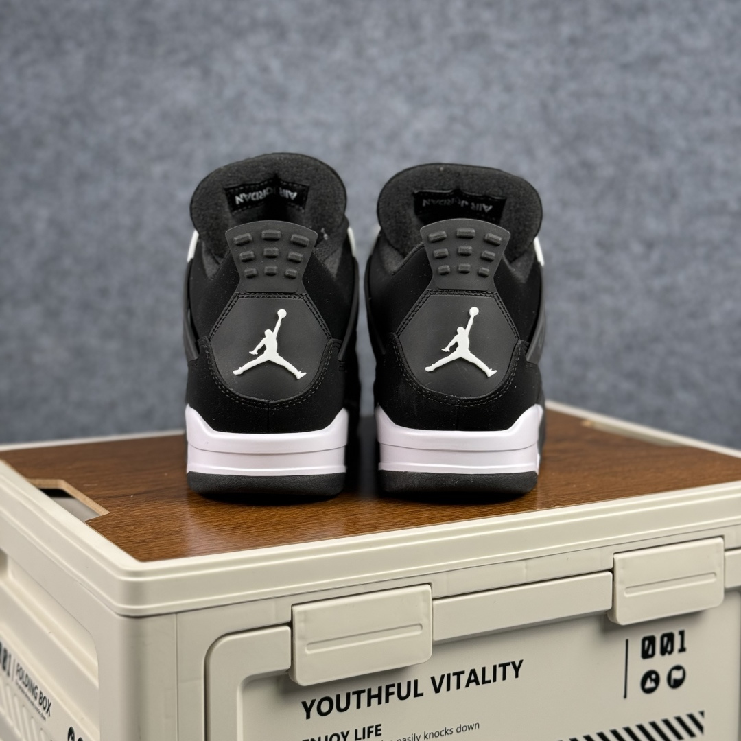 300 W版 Air Jordan AJ4 ”Metallic Gold” 黑白雷公 乔丹AJ4代中帮复古休闲篮球鞋 FQ8138-001