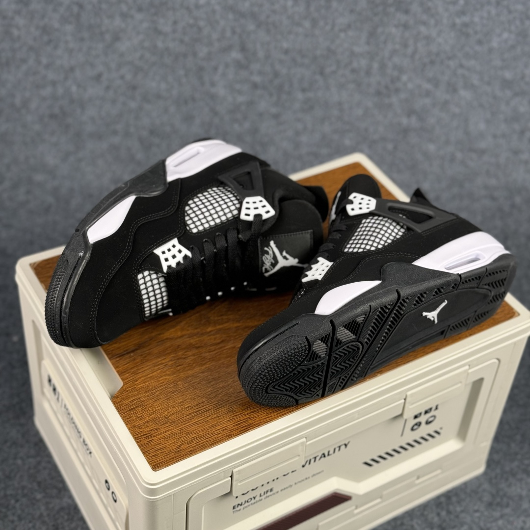 300 W版 Air Jordan AJ4 ”Metallic Gold” 黑白雷公 乔丹AJ4代中帮复古休闲篮球鞋 FQ8138-001