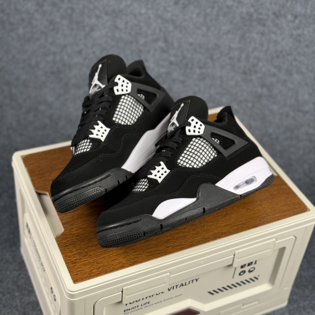 300 W版 Air Jordan AJ4 ”Metallic Gold” 黑白雷公 乔丹AJ4代中帮复古休闲篮球鞋 FQ8138-001