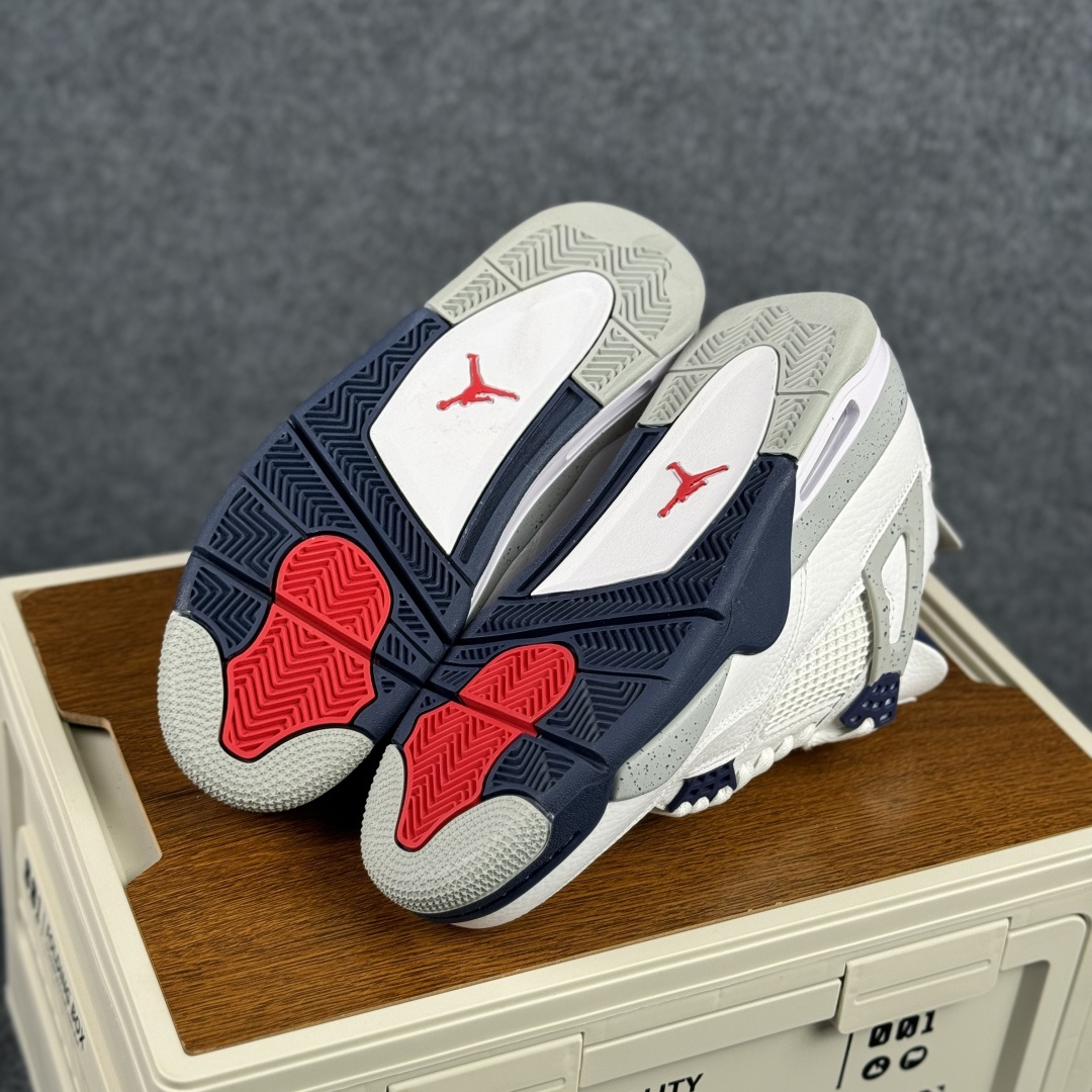 300 W版 Air Jordan AJ4 ”Metallic Gold” 午夜蓝 乔丹AJ4代中帮复古休闲篮球鞋 DH6927-140-Chinese UA Cheap High Quatity Brand Clothes Bags handbags Sneakers wholesale wholesaler seller from China Factory suppliers Fashion Clothing Shoes best Quality Beautiful Price 300 W版 Air Jordan AJ4 ”Metallic Gold” 午夜蓝 乔丹AJ4代中帮复古休闲篮球鞋 DH6927-140
