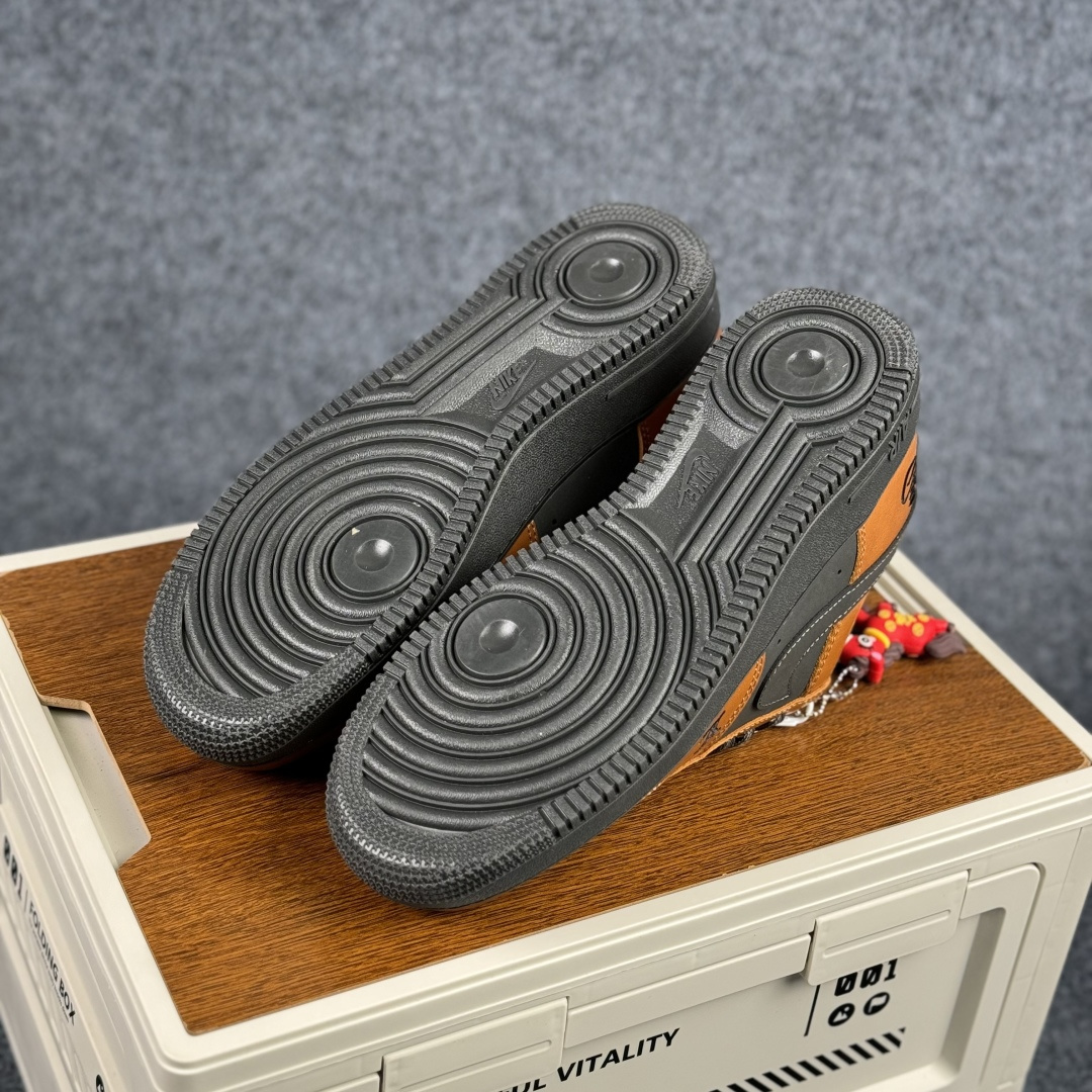 260 Nike Air Force 1'07 Low 马年限定 焦糖炭黑 空军一号低帮休闲板鞋 XY9025-009-Chinese UA Cheap High Quatity Brand Clothes Bags handbags Sneakers wholesale wholesaler seller from China Factory suppliers Fashion Clothing Shoes best Quality Beautiful Price 260 Nike Air Force 1'07 Low 马年限定 焦糖炭黑 空军一号低帮休闲板鞋 XY9025-009