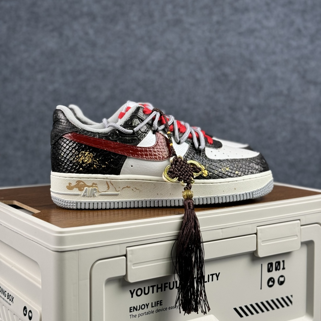 260 Nike Air Force 1'07 Low ”Ink Pattern Fortune” 手绘涂鸦 马年国风限定 空军一号低帮休闲板鞋 DX2697-111-Chinese UA Cheap High Quatity Brand Clothes Bags handbags Sneakers wholesale wholesaler seller from China Factory suppliers Fashion Clothing Shoes best Quality Beautiful Price 260 Nike Air Force 1'07 Low ”Ink Pattern Fortune” 手绘涂鸦 马年国风限定 空军一号低帮休闲板鞋 DX2697-111
