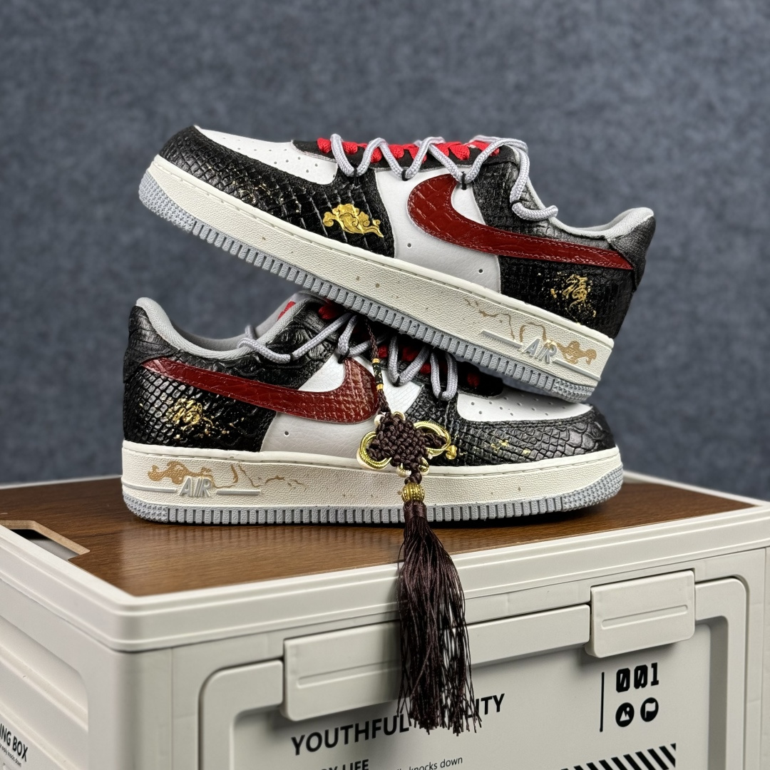 260 Nike Air Force 1'07 Low ”Ink Pattern Fortune” 手绘涂鸦 马年国风限定 空军一号低帮休闲板鞋 DX2697-111-Chinese UA Cheap High Quatity Brand Clothes Bags handbags Sneakers wholesale wholesaler seller from China Factory suppliers Fashion Clothing Shoes best Quality Beautiful Price 260 Nike Air Force 1'07 Low ”Ink Pattern Fortune” 手绘涂鸦 马年国风限定 空军一号低帮休闲板鞋 DX2697-111