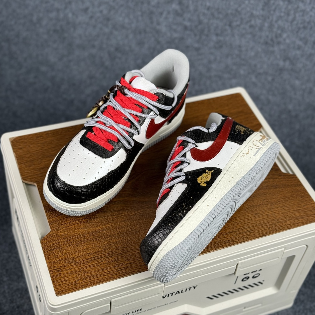 260 Nike Air Force 1'07 Low ”Ink Pattern Fortune” 手绘涂鸦 马年国风限定 空军一号低帮休闲板鞋 DX2697-111-Chinese UA Cheap High Quatity Brand Clothes Bags handbags Sneakers wholesale wholesaler seller from China Factory suppliers Fashion Clothing Shoes best Quality Beautiful Price 260 Nike Air Force 1'07 Low ”Ink Pattern Fortune” 手绘涂鸦 马年国风限定 空军一号低帮休闲板鞋 DX2697-111