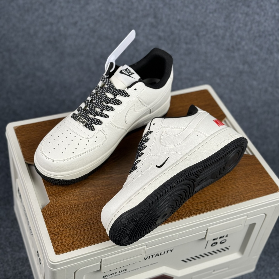 260 Nike Air Force 1'07 Low 米黑红撞色 空军一号低帮休闲板鞋 MM3399-813-Chinese UA Cheap High Quatity Brand Clothes Bags handbags Sneakers wholesale wholesaler seller from China Factory suppliers Fashion Clothing Shoes best Quality Beautiful Price 260 Nike Air Force 1'07 Low 米黑红撞色 空军一号低帮休闲板鞋 MM3399-813
