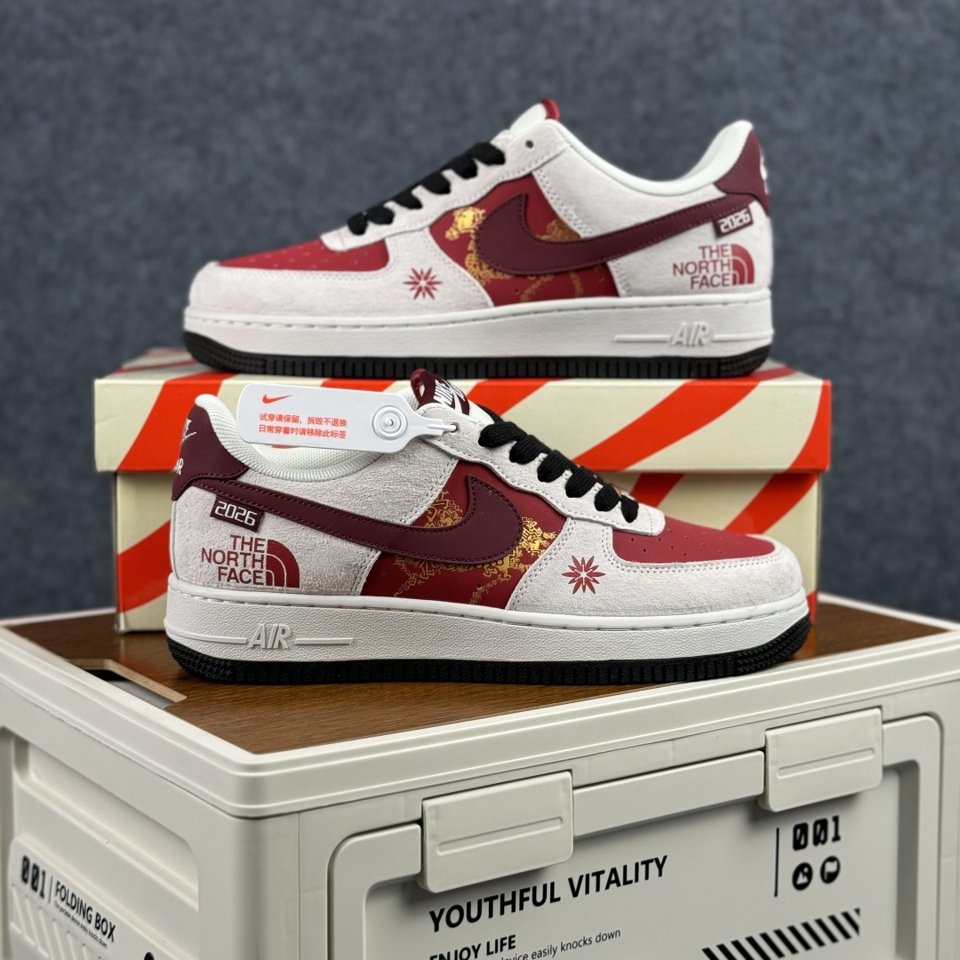 260 Nike Air Force 1'07 Low 北面联名 红白撞色 空军一号低帮休闲板鞋 JP2026-138-Chinese UA Cheap High Quatity Brand Clothes Bags handbags Sneakers wholesale wholesaler seller from China Factory suppliers Fashion Clothing Shoes best Quality Beautiful Price 260 Nike Air Force 1'07 Low 北面联名 红白撞色 空军一号低帮休闲板鞋 JP2026-138