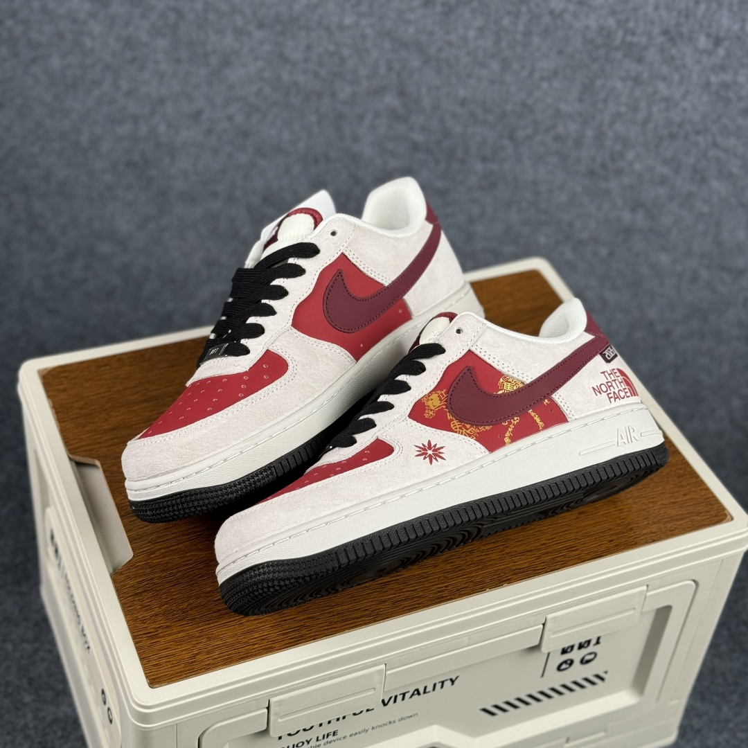 260 Nike Air Force 1'07 Low 北面联名 红白撞色 空军一号低帮休闲板鞋 JP2026-138-Chinese UA Cheap High Quatity Brand Clothes Bags handbags Sneakers wholesale wholesaler seller from China Factory suppliers Fashion Clothing Shoes best Quality Beautiful Price 260 Nike Air Force 1'07 Low 北面联名 红白撞色 空军一号低帮休闲板鞋 JP2026-138