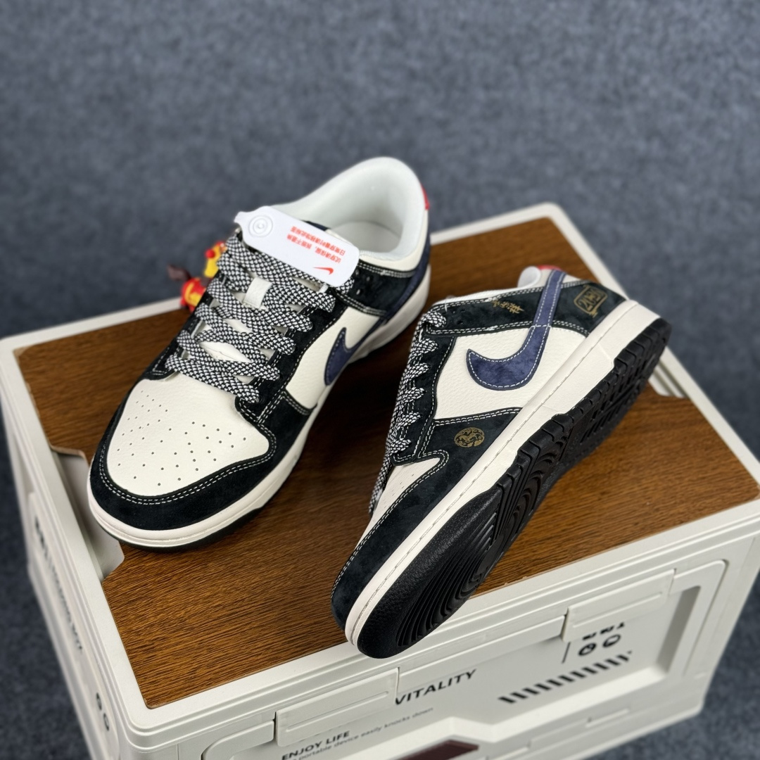 280 2026马年专属Nike Dunk Low FC1688-256 藏蓝与米白的经典撞色打底-Chinese UA Cheap High Quatity Brand Clothes Bags handbags Sneakers wholesale wholesaler seller from China Factory suppliers Fashion Clothing Shoes best Quality Beautiful Price 280 2026马年专属Nike Dunk Low FC1688-256 藏蓝与米白的经典撞色打底