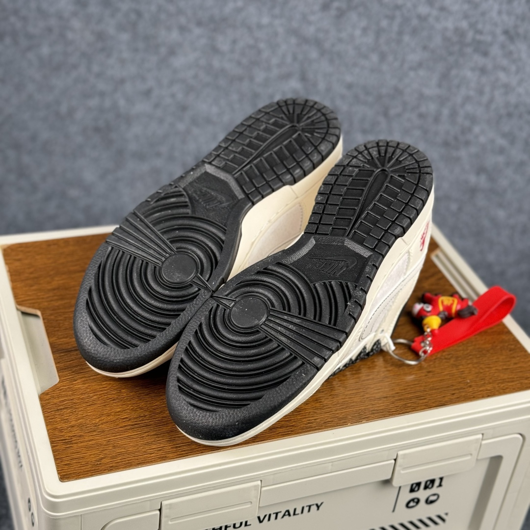 280 2026丙午马年专属Nike Dunk Low ZH2598-808惊艳亮相奶白主调铺陈出温柔的视觉基底-Chinese UA Cheap High Quatity Brand Clothes Bags handbags Sneakers wholesale wholesaler seller from China Factory suppliers Fashion Clothing Shoes best Quality Beautiful Price 280 2026丙午马年专属Nike Dunk Low ZH2598-808惊艳亮相奶白主调铺陈出温柔的视觉基底