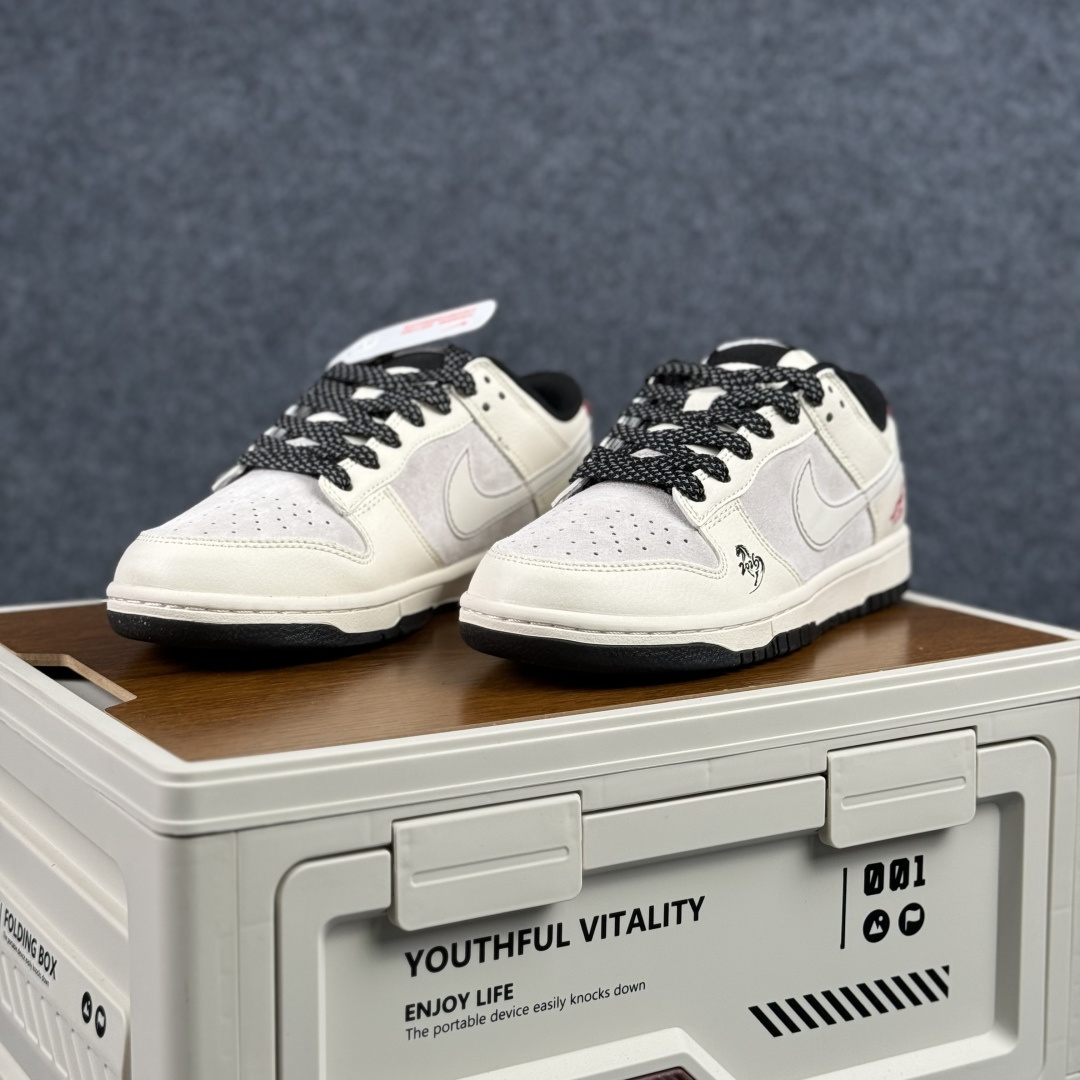 280 2026丙午马年专属Nike Dunk Low ZH2598-808惊艳亮相奶白主调铺陈出温柔的视觉基底-Chinese UA Cheap High Quatity Brand Clothes Bags handbags Sneakers wholesale wholesaler seller from China Factory suppliers Fashion Clothing Shoes best Quality Beautiful Price 280 2026丙午马年专属Nike Dunk Low ZH2598-808惊艳亮相奶白主调铺陈出温柔的视觉基底