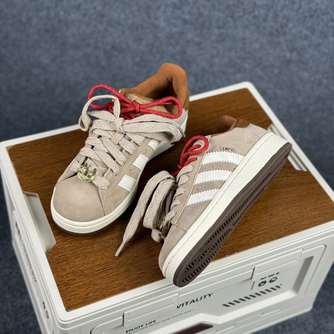 180 Adidas CAMPUS 00s 面包鞋复古休闲板鞋 KJ8724-Chinese UA Cheap High Quatity Brand Clothes Bags handbags Sneakers wholesale wholesaler seller from China Factory suppliers Fashion Clothing Shoes best Quality Beautiful Price 180 Adidas CAMPUS 00s 面包鞋复古休闲板鞋 KJ8724