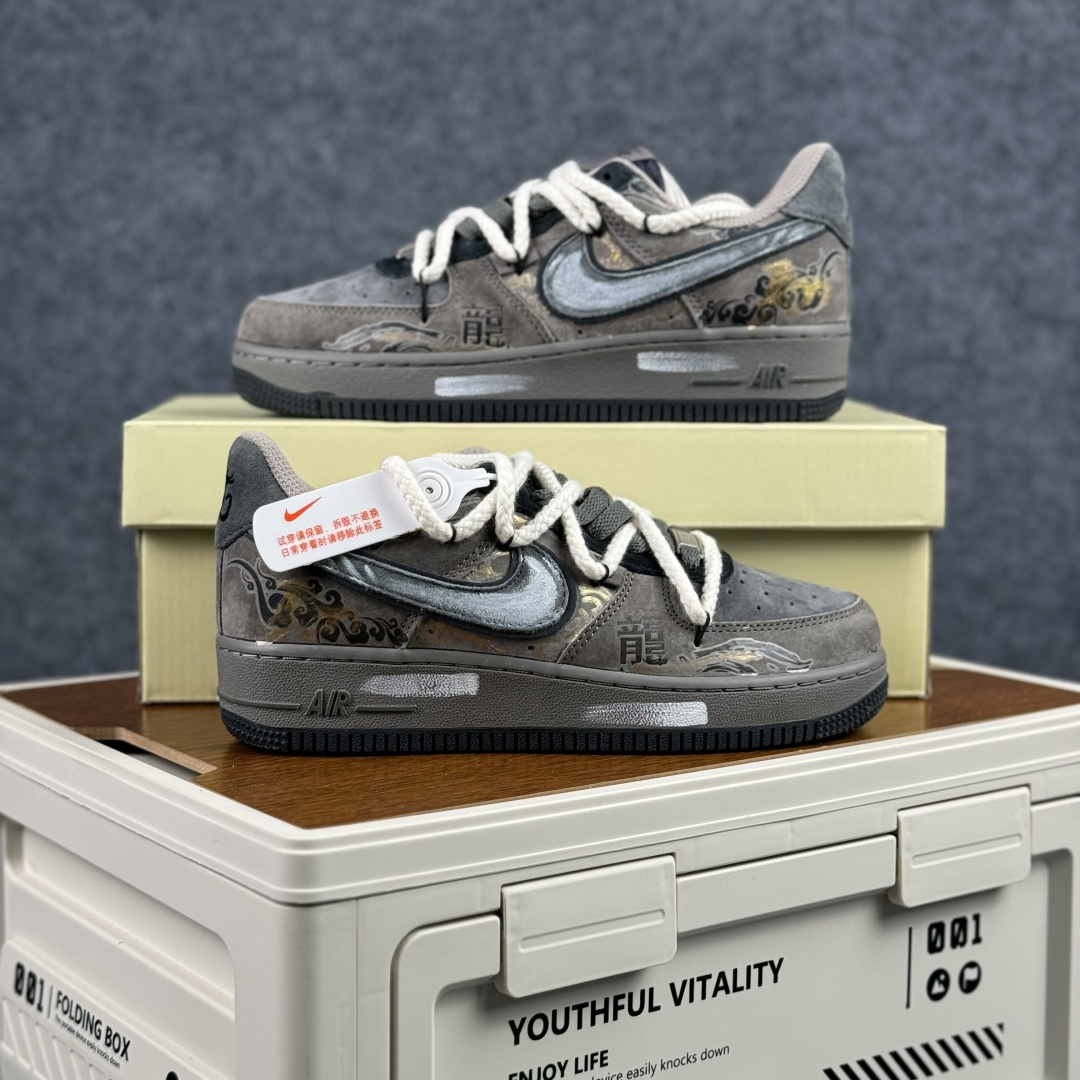 260 Nike Air Force 1'07 Low ”Dragon & Horse Spirit” 手绘涂鸦 马年国风限定 空军一号低帮休闲板鞋 CD1221-680-Chinese UA Cheap High Quatity Brand Clothes Bags handbags Sneakers wholesale wholesaler seller from China Factory suppliers Fashion Clothing Shoes best Quality Beautiful Price 260 Nike Air Force 1'07 Low ”Dragon & Horse Spirit” 手绘涂鸦 马年国风限定 空军一号低帮休闲板鞋 CD1221-680