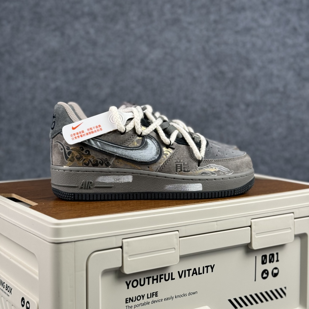 260 Nike Air Force 1'07 Low ”Dragon & Horse Spirit” 手绘涂鸦 马年国风限定 空军一号低帮休闲板鞋 CD1221-680-Chinese UA Cheap High Quatity Brand Clothes Bags handbags Sneakers wholesale wholesaler seller from China Factory suppliers Fashion Clothing Shoes best Quality Beautiful Price 260 Nike Air Force 1'07 Low ”Dragon & Horse Spirit” 手绘涂鸦 马年国风限定 空军一号低帮休闲板鞋 CD1221-680
