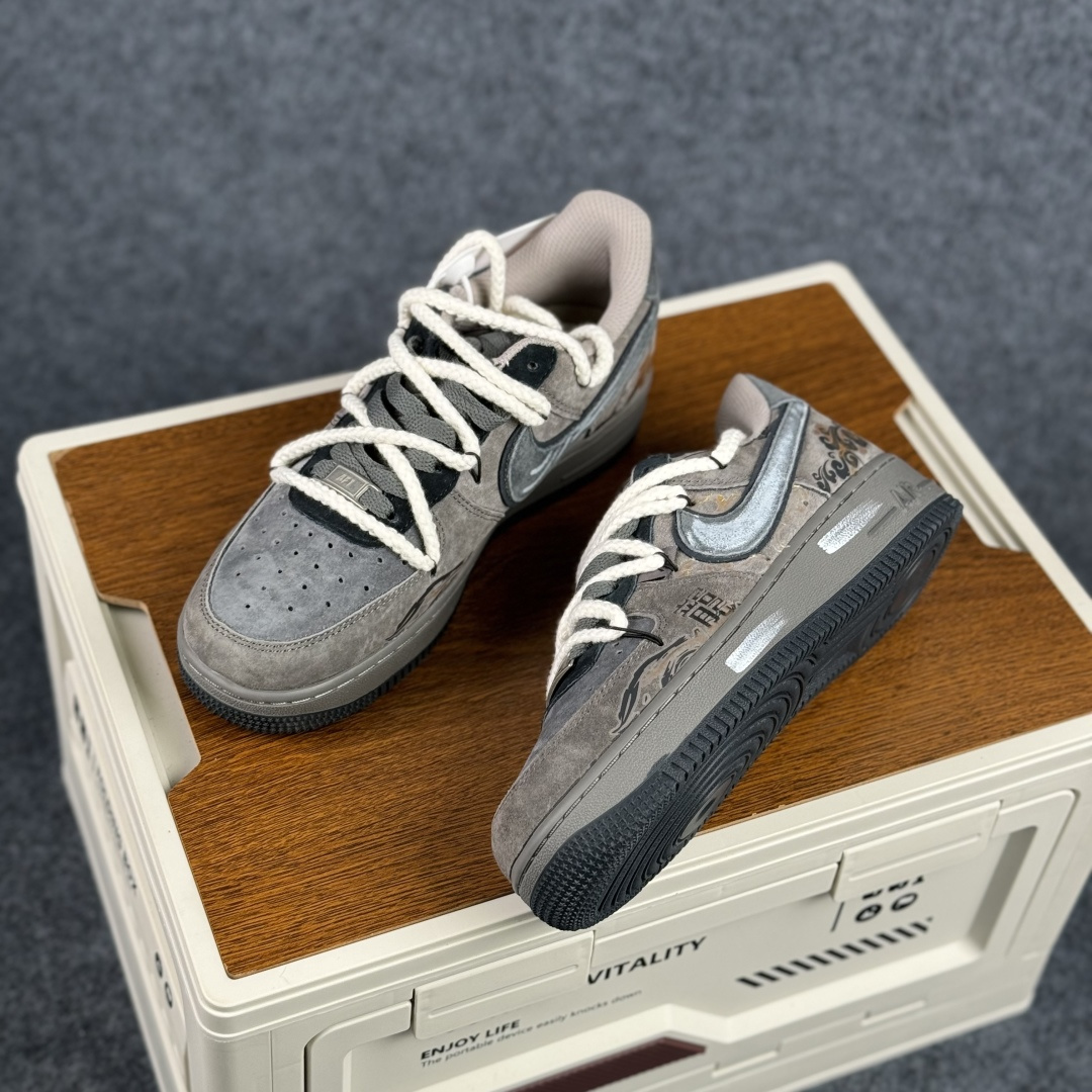260 Nike Air Force 1'07 Low ”Dragon & Horse Spirit” 手绘涂鸦 马年国风限定 空军一号低帮休闲板鞋 CD1221-680-Chinese UA Cheap High Quatity Brand Clothes Bags handbags Sneakers wholesale wholesaler seller from China Factory suppliers Fashion Clothing Shoes best Quality Beautiful Price 260 Nike Air Force 1'07 Low ”Dragon & Horse Spirit” 手绘涂鸦 马年国风限定 空军一号低帮休闲板鞋 CD1221-680