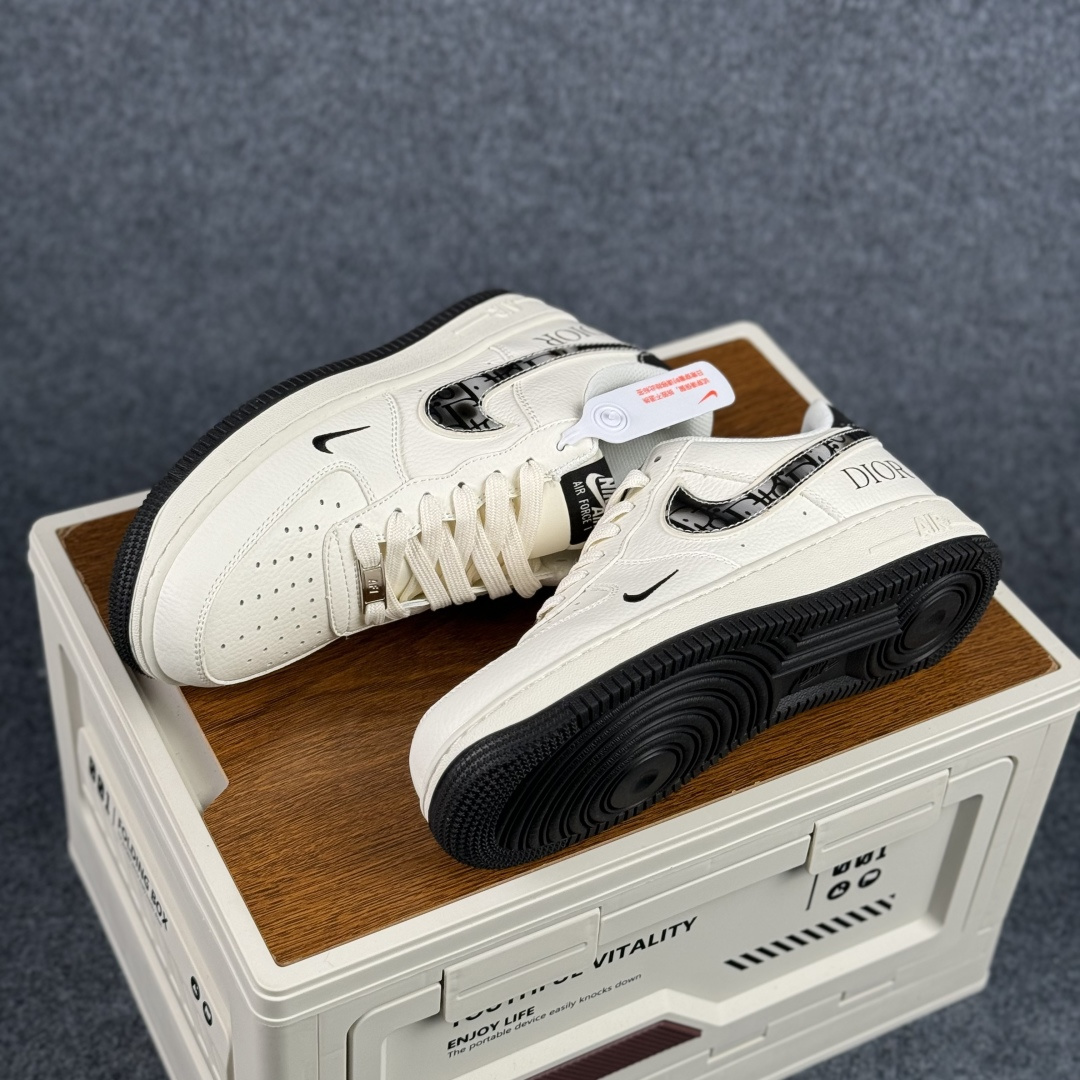 260 Nike Air Force 1'07 Low 联名款 空军一号低帮休闲板鞋 MM3399-811-Chinese UA Cheap High Quatity Brand Clothes Bags handbags Sneakers wholesale wholesaler seller from China Factory suppliers Fashion Clothing Shoes best Quality Beautiful Price 260 Nike Air Force 1'07 Low 联名款 空军一号低帮休闲板鞋 MM3399-811