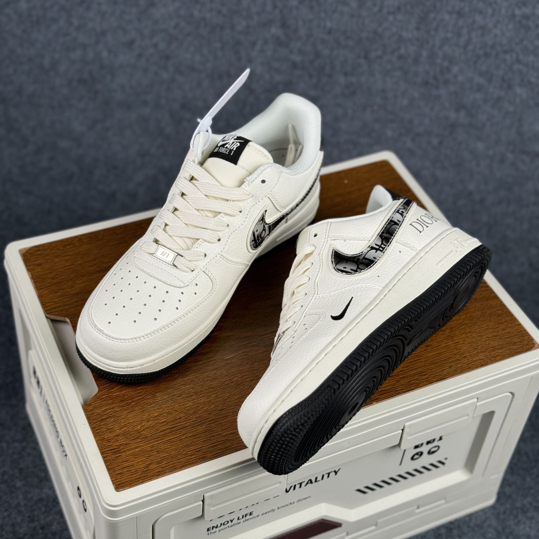 260 Nike Air Force 1'07 Low 联名款 空军一号低帮休闲板鞋 MM3399-811-Chinese UA Cheap High Quatity Brand Clothes Bags handbags Sneakers wholesale wholesaler seller from China Factory suppliers Fashion Clothing Shoes best Quality Beautiful Price 260 Nike Air Force 1'07 Low 联名款 空军一号低帮休闲板鞋 MM3399-811