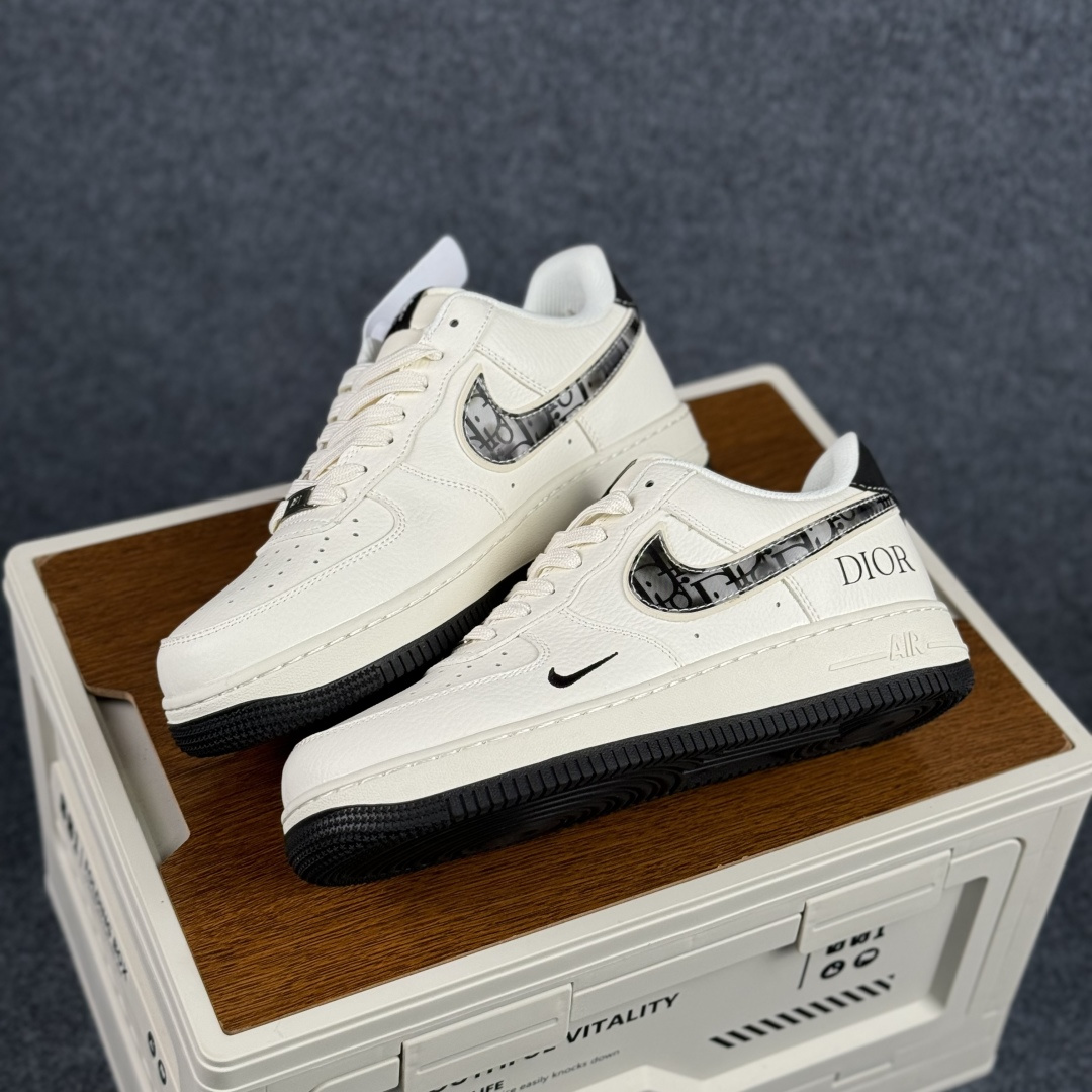 260 Nike Air Force 1'07 Low 联名款 空军一号低帮休闲板鞋 MM3399-811-Chinese UA Cheap High Quatity Brand Clothes Bags handbags Sneakers wholesale wholesaler seller from China Factory suppliers Fashion Clothing Shoes best Quality Beautiful Price 260 Nike Air Force 1'07 Low 联名款 空军一号低帮休闲板鞋 MM3399-811