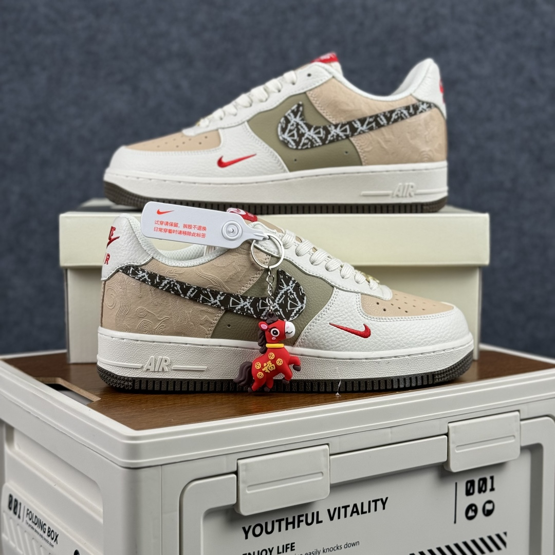 260 Nike Air Force 1'07 Low 马年限定 素褐凝烟 空军一号低帮休闲板鞋 NH0601-537-Chinese UA Cheap High Quatity Brand Clothes Bags handbags Sneakers wholesale wholesaler seller from China Factory suppliers Fashion Clothing Shoes best Quality Beautiful Price 260 Nike Air Force 1'07 Low 马年限定 素褐凝烟 空军一号低帮休闲板鞋 NH0601-537