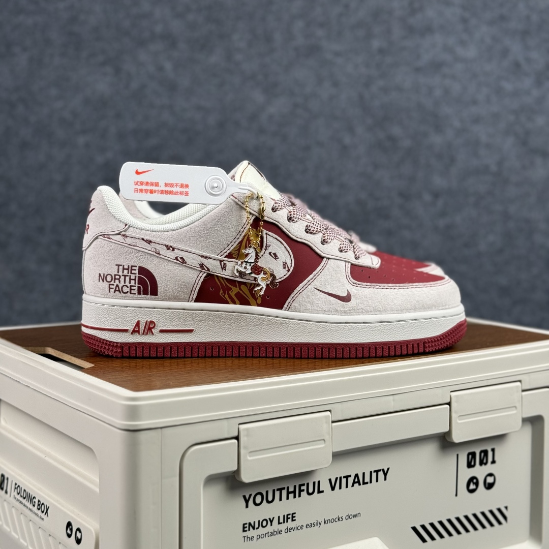 260 Nike Air Force 1'07 Low 马年限定 空军一号低帮休闲板鞋 JP2026-137-Chinese UA Cheap High Quatity Brand Clothes Bags handbags Sneakers wholesale wholesaler seller from China Factory suppliers Fashion Clothing Shoes best Quality Beautiful Price 260 Nike Air Force 1'07 Low 马年限定 空军一号低帮休闲板鞋 JP2026-137