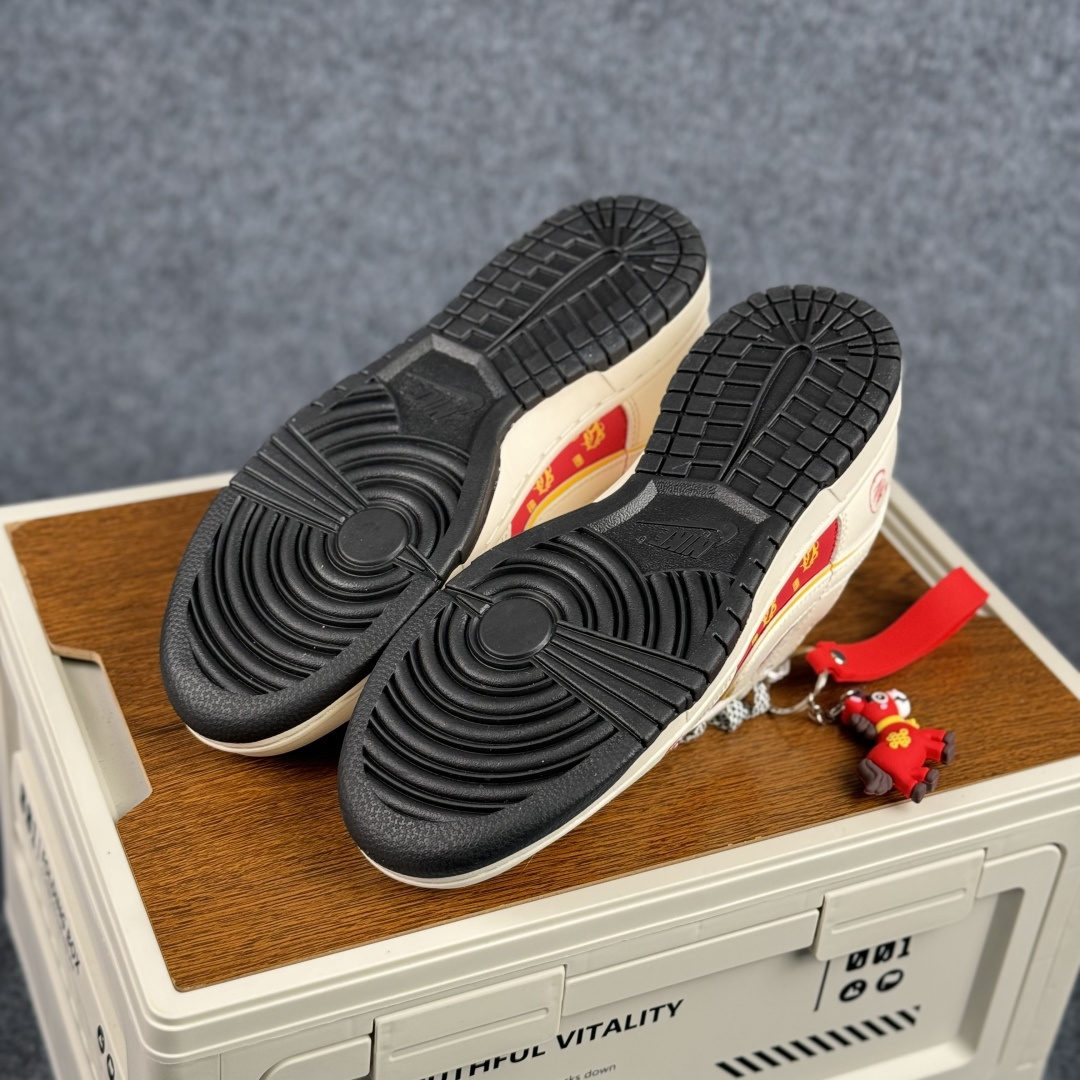 280 赤焰踏春,马到功成 | Nike Dunk Low 马年限定 当经典Dunk Low遇上马年祥瑞 FC1688-245-Chinese UA Cheap High Quatity Brand Clothes Bags handbags Sneakers wholesale wholesaler seller from China Factory suppliers Fashion Clothing Shoes best Quality Beautiful Price 280 赤焰踏春,马到功成 | Nike Dunk Low 马年限定 当经典Dunk Low遇上马年祥瑞 FC1688-245
