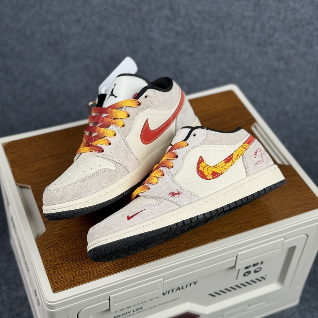 280 Nike Air Jordan 1 Low AJ1乔1 马年限定 低帮休闲板鞋 LR8888-020