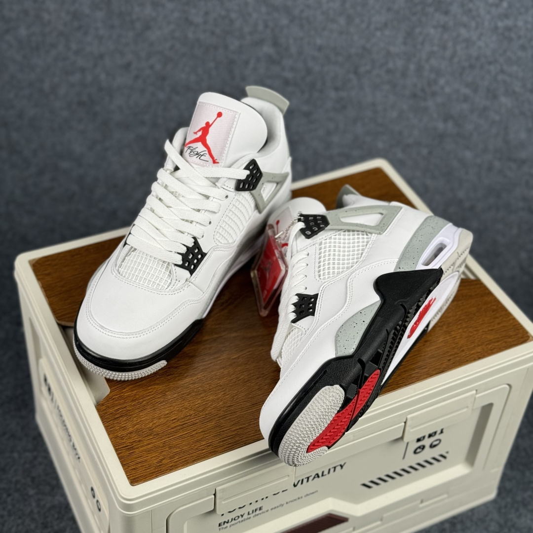 300 W版 Air Jordan AJ4 ”Metallic Gold” 白灰 乔丹AJ4代中帮复古休闲篮球鞋 840606-192-Chinese UA Cheap High Quatity Brand Clothes Bags handbags Sneakers wholesale wholesaler seller from China Factory suppliers Fashion Clothing Shoes best Quality Beautiful Price 300 W版 Air Jordan AJ4 ”Metallic Gold” 白灰 乔丹AJ4代中帮复古休闲篮球鞋 840606-192