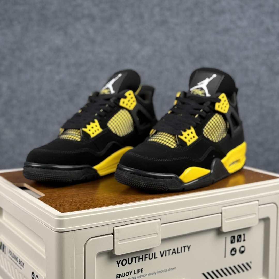 300 W版 Air Jordan AJ4 ”Metallic Gold” 黑黄 乔丹AJ4代中帮复古休闲篮球鞋 DH6927-017-Chinese UA Cheap High Quatity Brand Clothes Bags handbags Sneakers wholesale wholesaler seller from China Factory suppliers Fashion Clothing Shoes best Quality Beautiful Price 300 W版 Air Jordan AJ4 ”Metallic Gold” 黑黄 乔丹AJ4代中帮复古休闲篮球鞋 DH6927-017