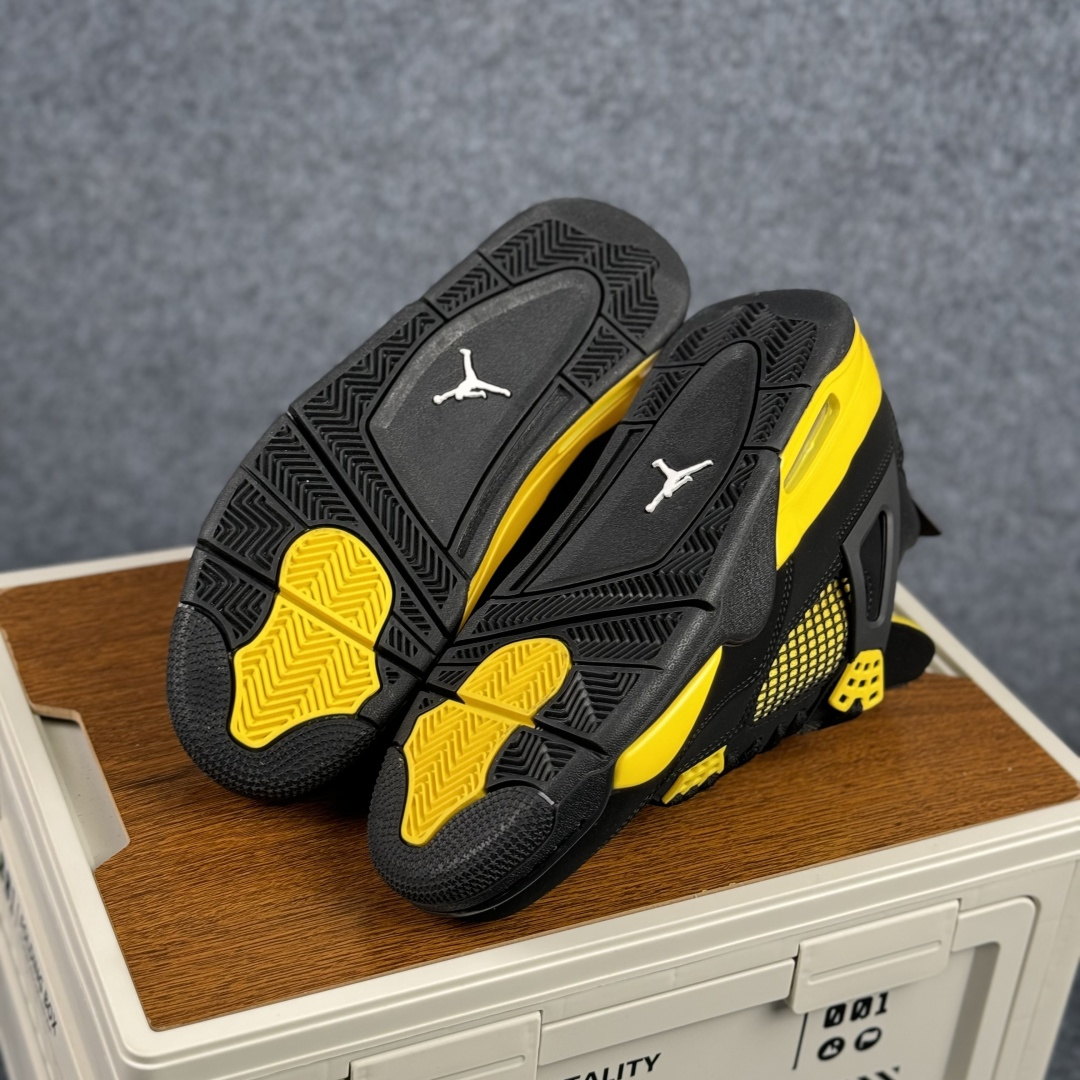 300 W版 Air Jordan AJ4 ”Metallic Gold” 黑黄 乔丹AJ4代中帮复古休闲篮球鞋 DH6927-017-Chinese UA Cheap High Quatity Brand Clothes Bags handbags Sneakers wholesale wholesaler seller from China Factory suppliers Fashion Clothing Shoes best Quality Beautiful Price 300 W版 Air Jordan AJ4 ”Metallic Gold” 黑黄 乔丹AJ4代中帮复古休闲篮球鞋 DH6927-017